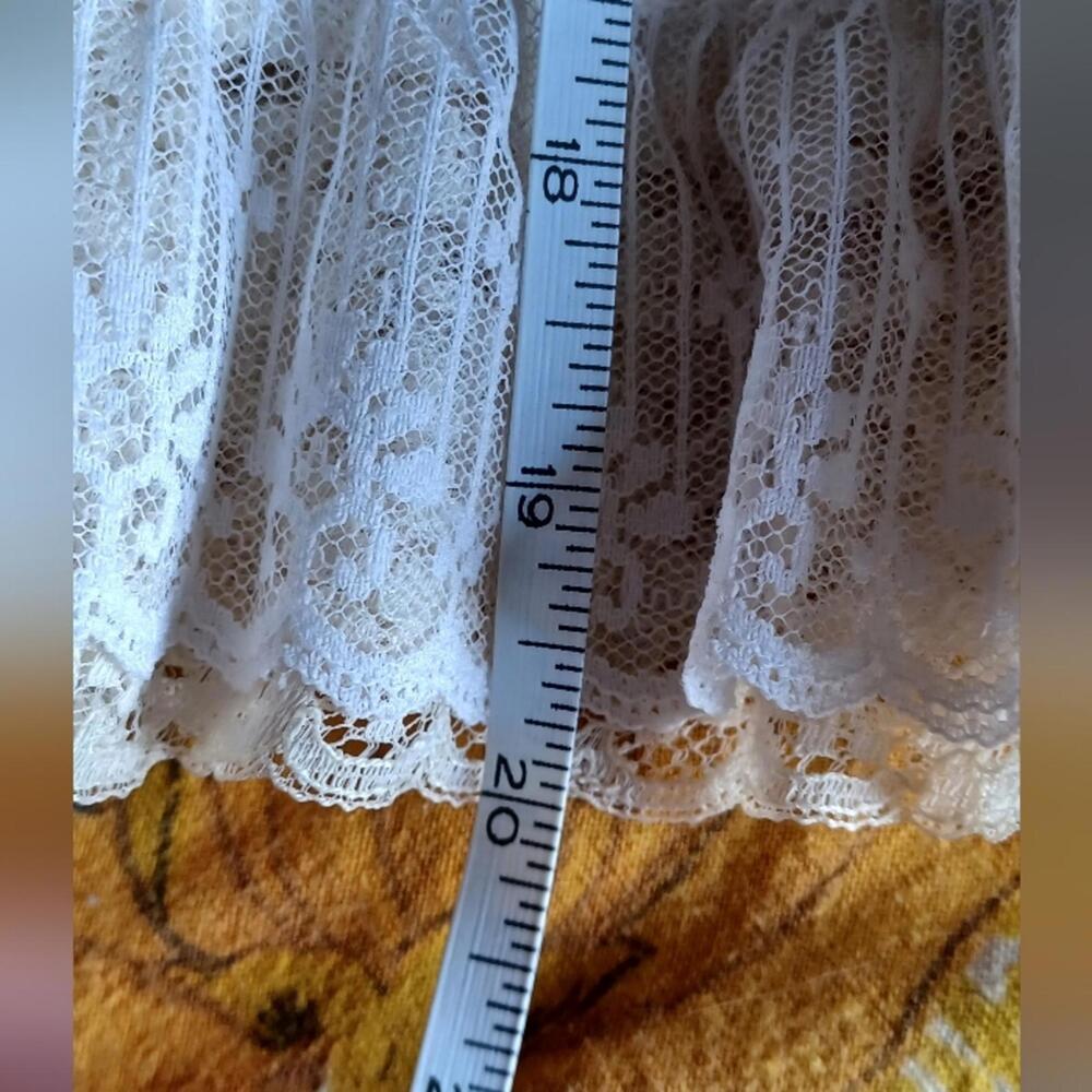Vintage off white lace short skirt or petticoat - Picture 7 of 7